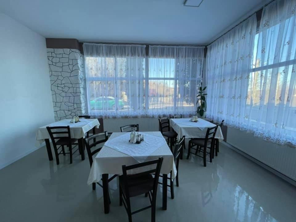 Guest House Zoreni Mociu Екстер'єр фото