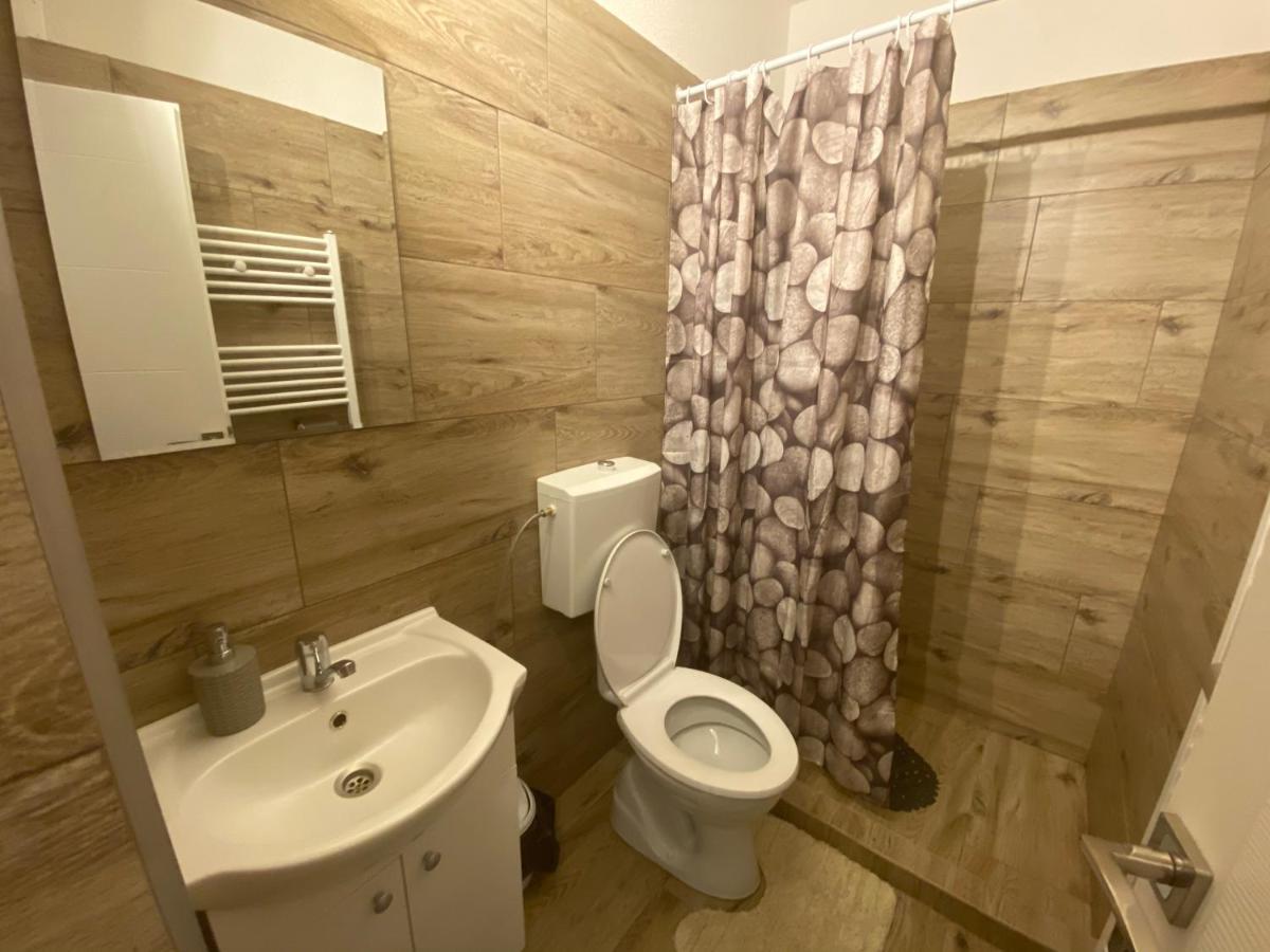 Guest House Zoreni Mociu Екстер'єр фото