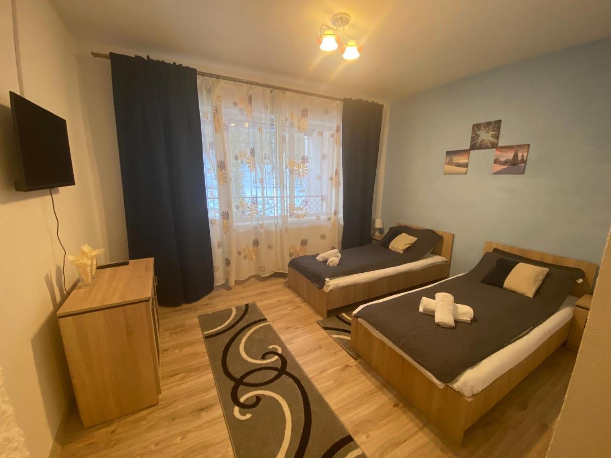 Guest House Zoreni Mociu Екстер'єр фото
