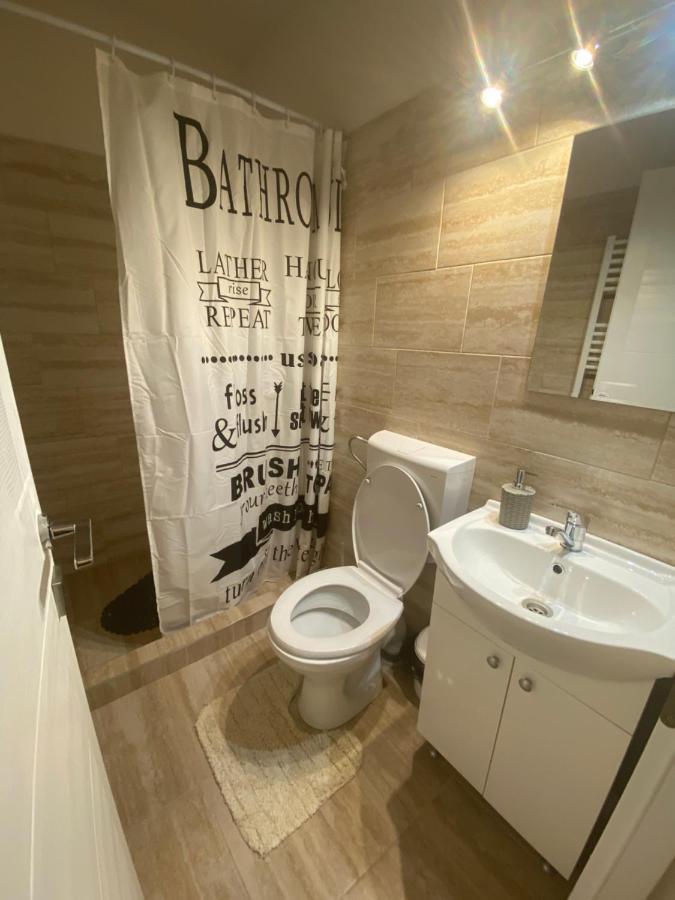 Guest House Zoreni Mociu Екстер'єр фото