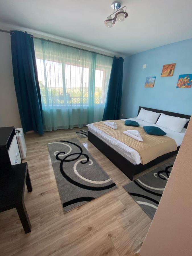 Guest House Zoreni Mociu Екстер'єр фото
