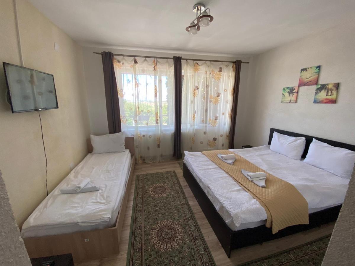 Guest House Zoreni Mociu Екстер'єр фото