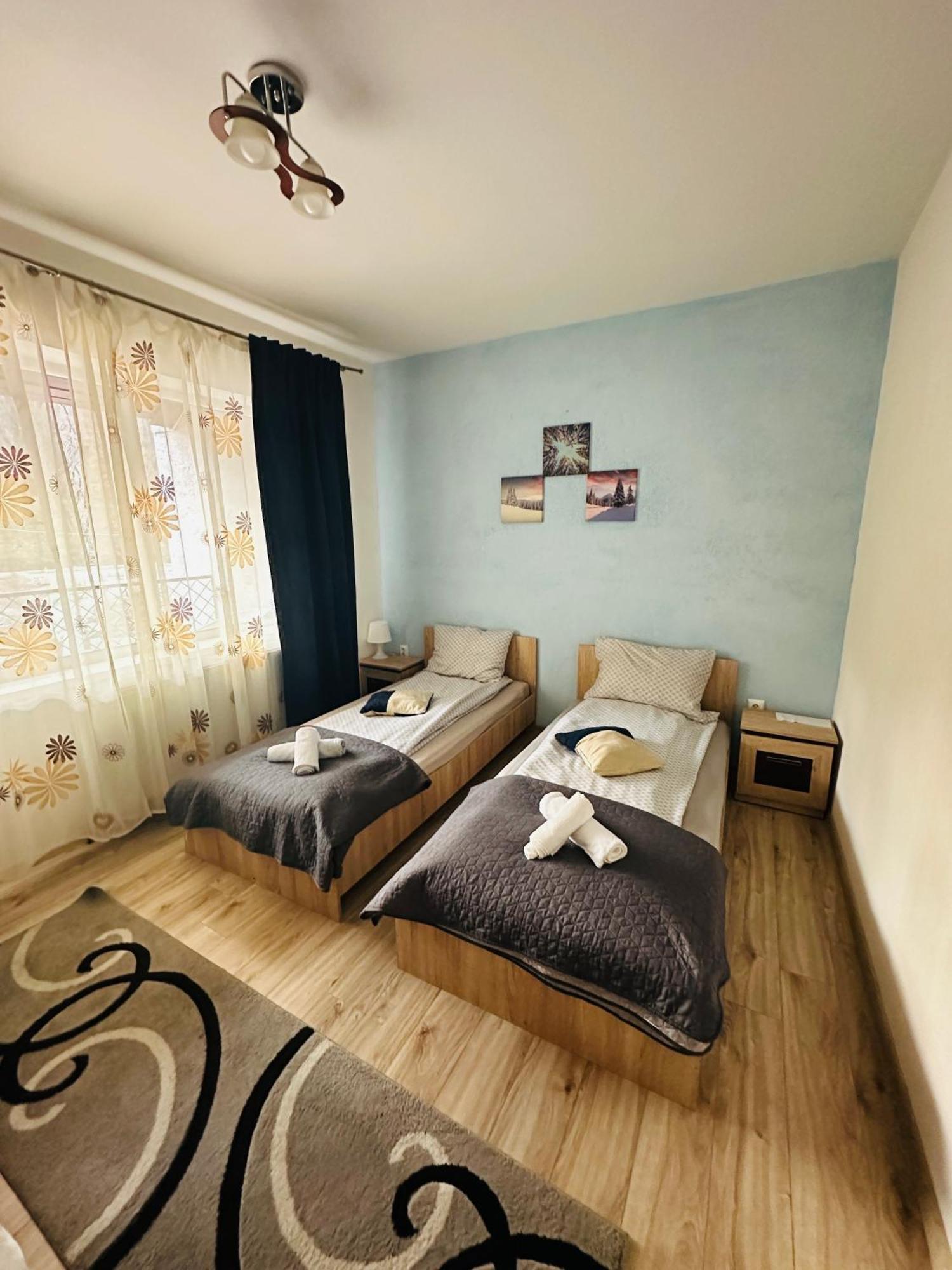 Guest House Zoreni Mociu Екстер'єр фото